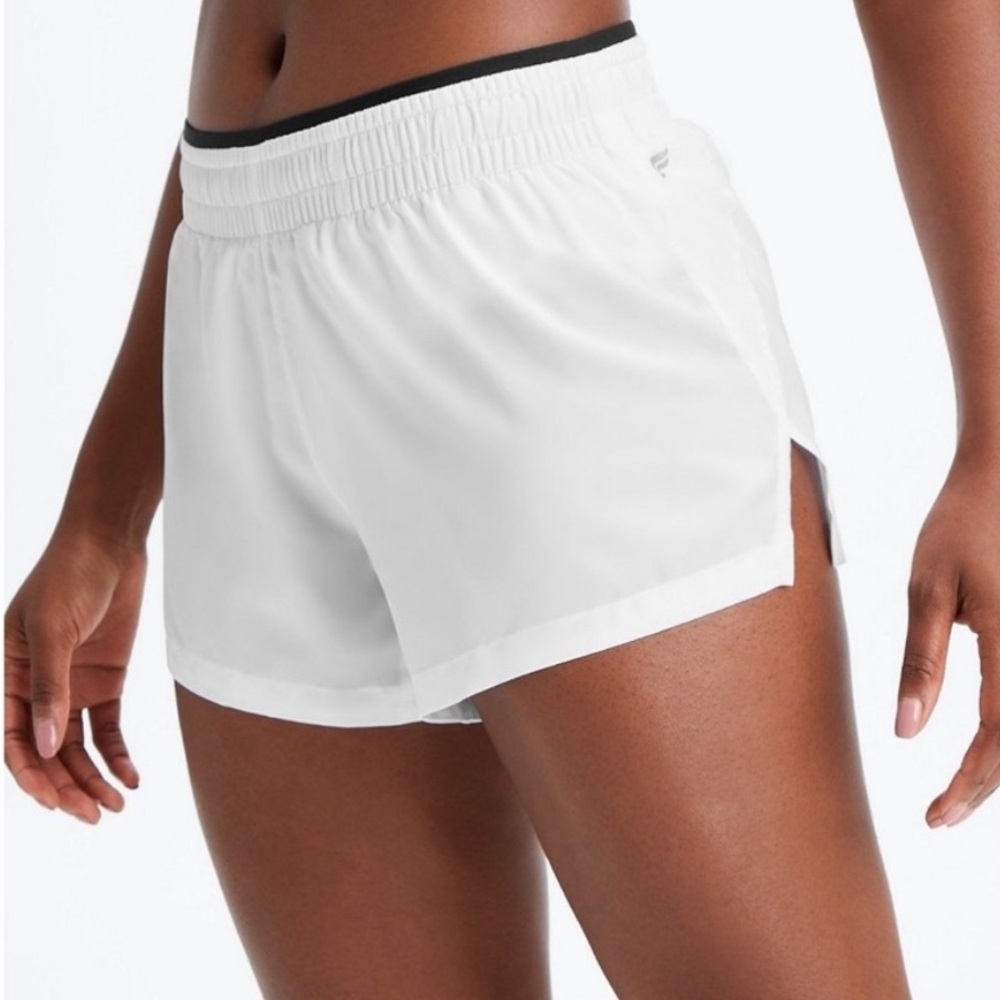 Fabletics breathe mid rise run short- sz L